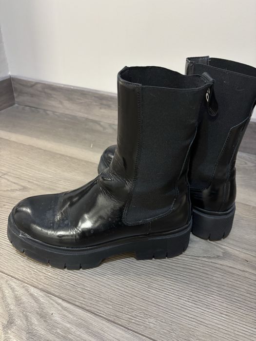 Боти челси - марка Boss