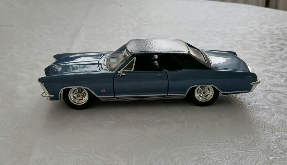 Количка Buick Riviera