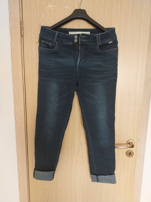 Дънки нови 42 размер