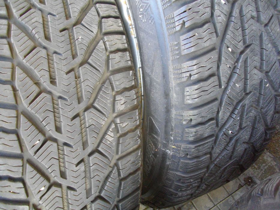 4бр. зимни 215/65/16 с железни джанти  5x114,3 дачия дъстър,нисан,опел