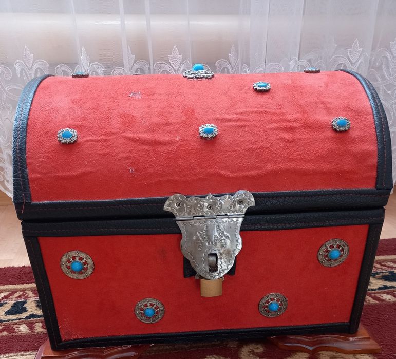 Сундук ручной работы