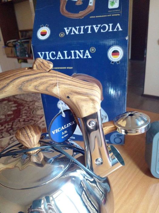 Металлический чайник VICALINA Германия, 3.2 л c деревянной ручкой