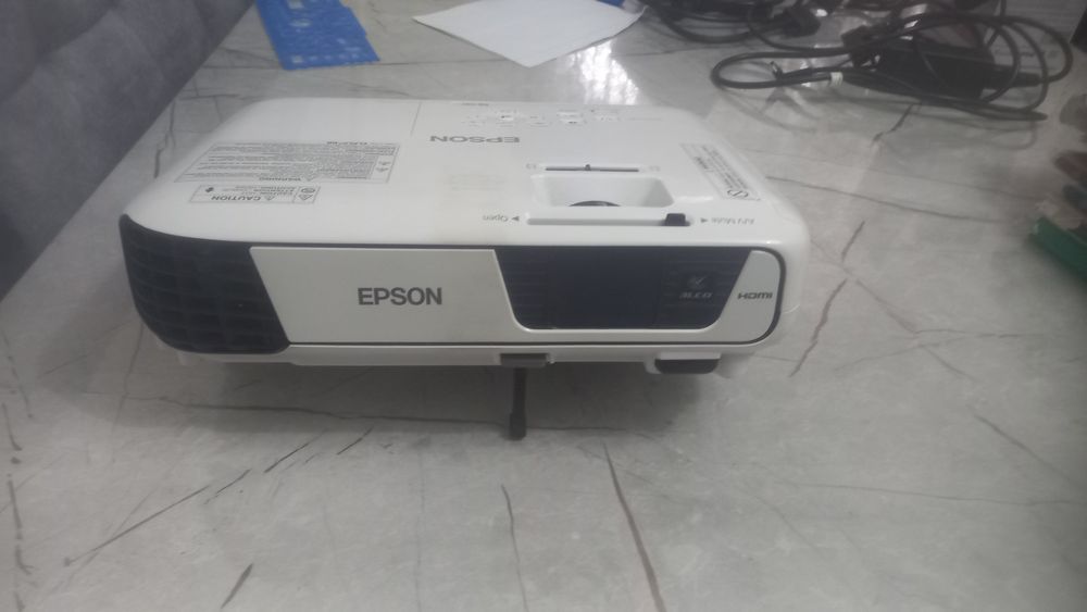 Продам проектор Epson б/у