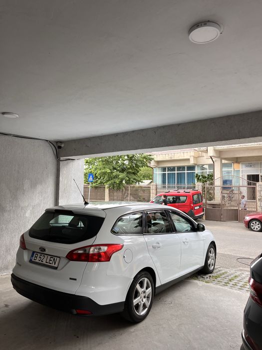 FORD Focus 2012 — imagine 5
