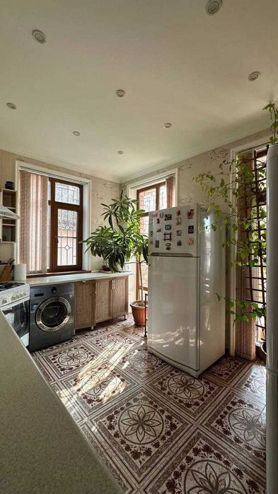 Престижная махаля дом 5 комнат 6 соток 2 этажа Бассейн