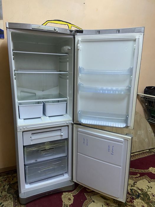 Продаю холодильник от indesi за 35000тг