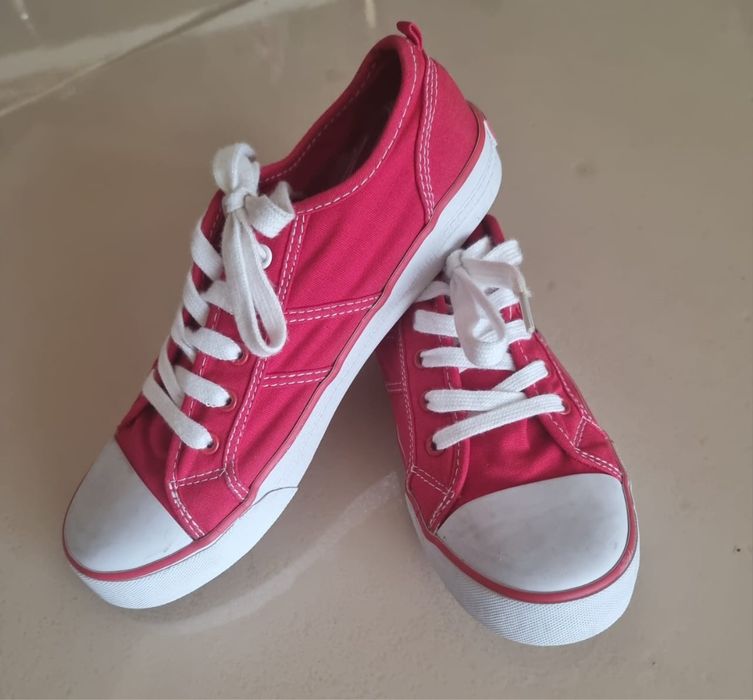 Продаются красные кеды Tommy Hilfiger Slater