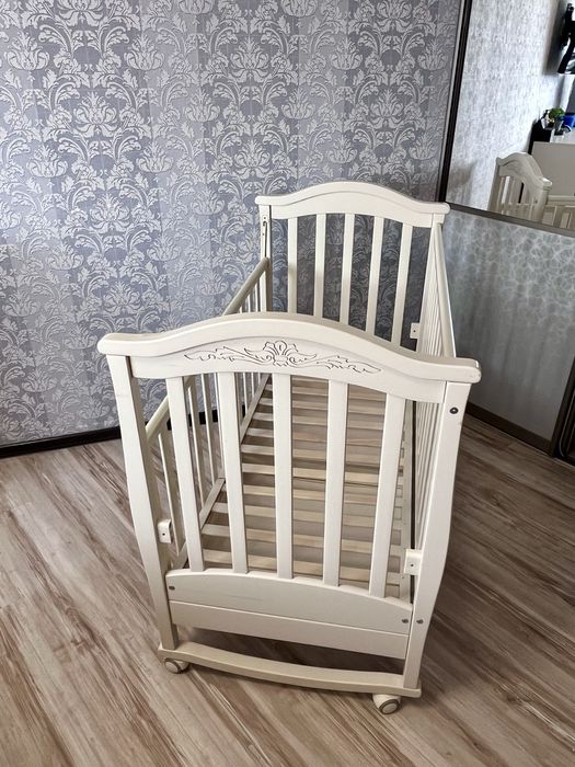 Продам детскую кроватку
