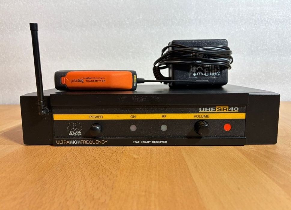 Akg  Sr 40- PT40 wireless soricel+  cu lavaliera  cu cască AKG C420