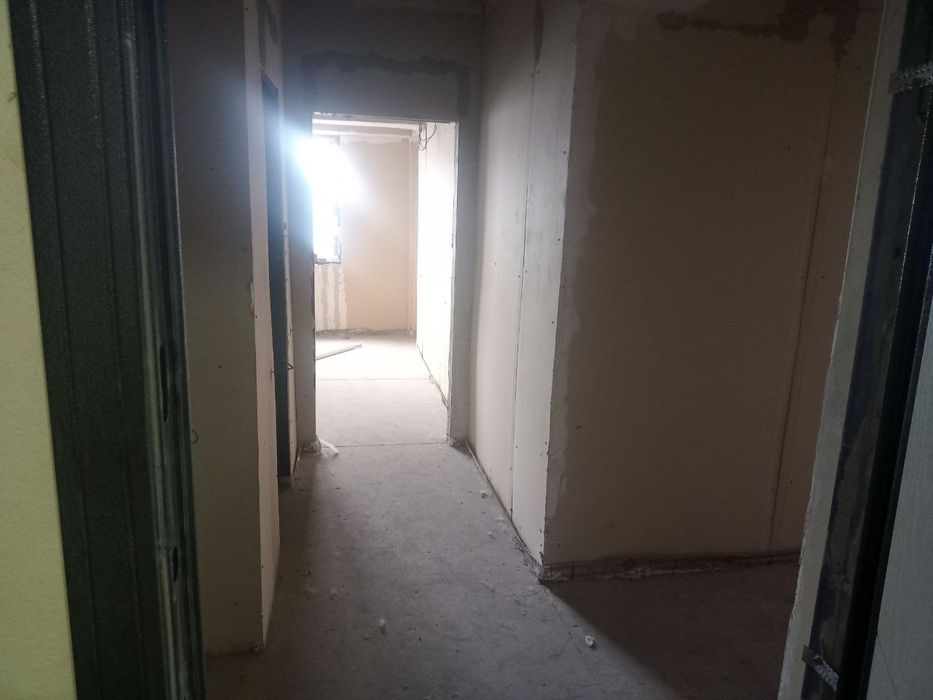 Урганч ситида 3 хонали квартира
5- етажинда
3 хона квартира сотил