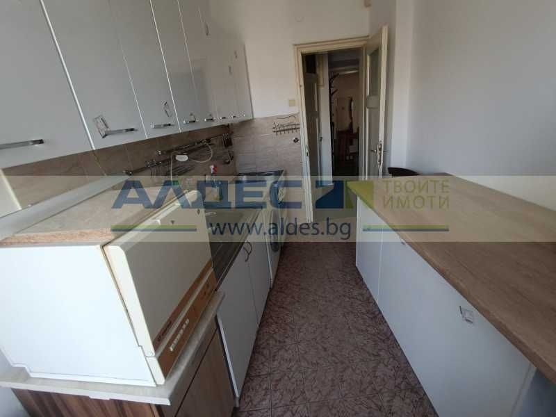 Дава се под наем Тристаен апартамент в София, Яворов - 135 кв.м за 950 € - Снимка #11