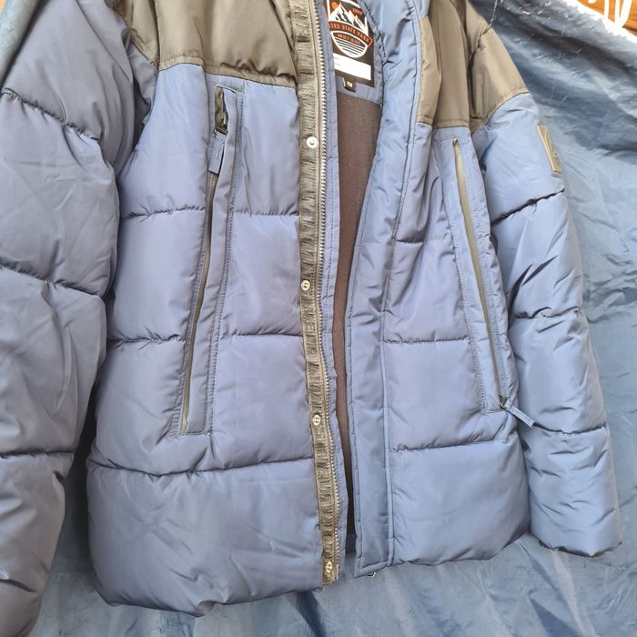 Vand geaca pentru băieți marimea 158