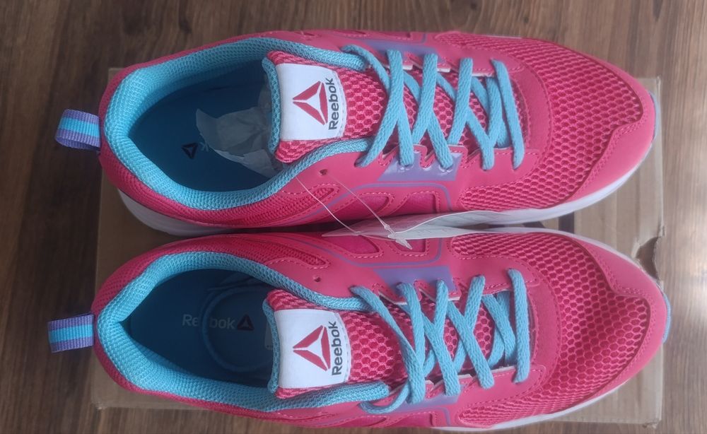Нови маратонки Reebok N39