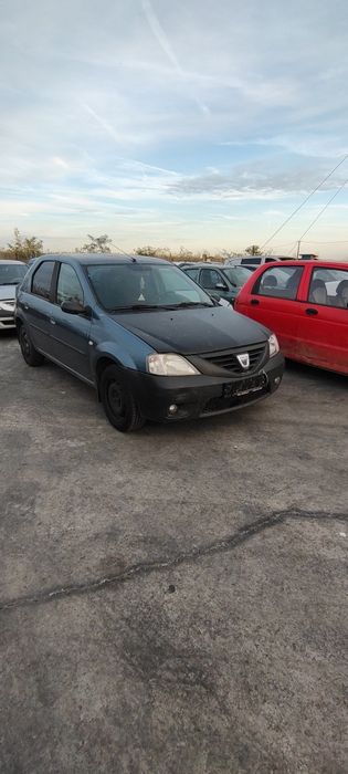 Dezmembrez Dacia Logan
