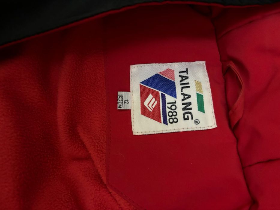 Продам парку женскую