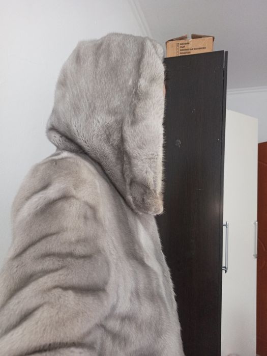 Продам шубу в серо голубом цвете