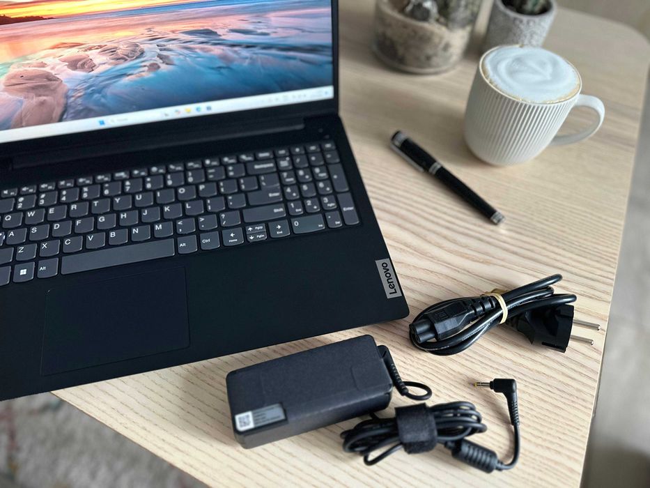 Laptop Lenovo V15 G4 IRU, 15.6" – NOU, nefolosit, Windows 11 Pro activ