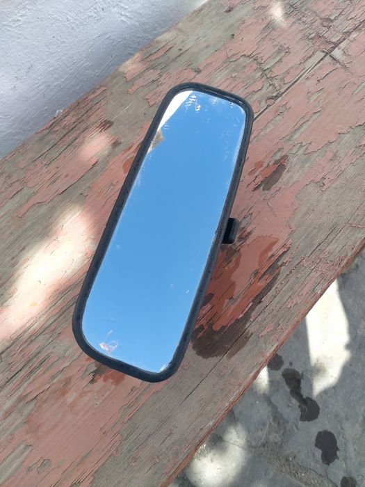 Зеркало заднего вида