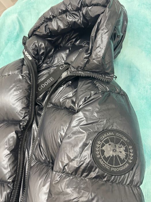 Продам пуховик Canada Goose