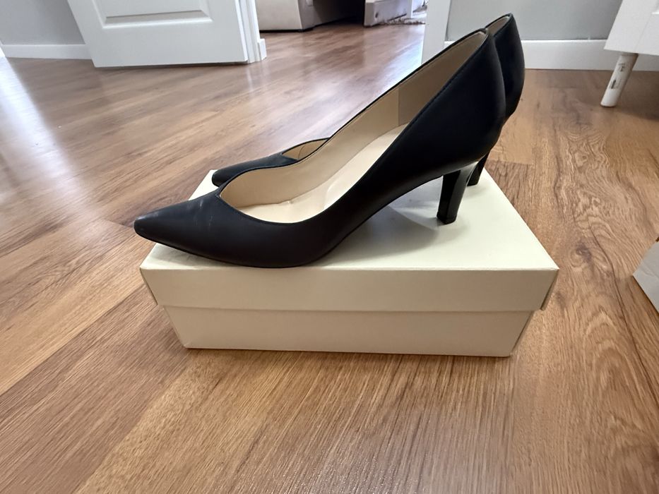 Продам туфли 37-38 размер