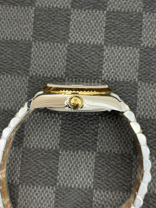Rolex Date-Just Diamond 31 Yellow Gold Mother of Pearl Dial