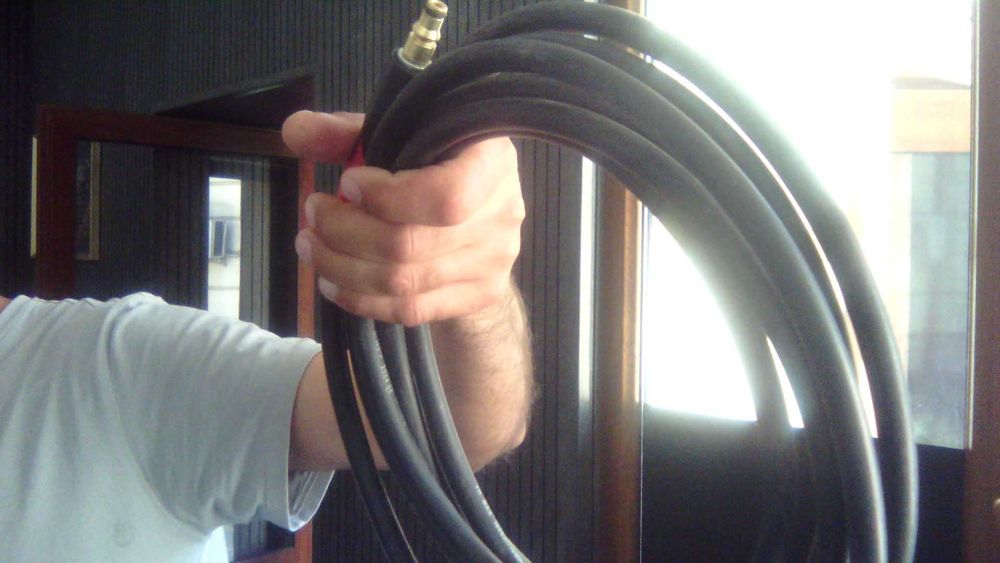 sotiladi srochna karcher 1600