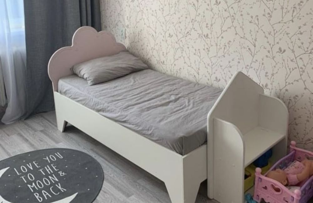 Детская кровать с матрасом