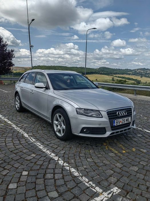 Vând autovehicul Audi