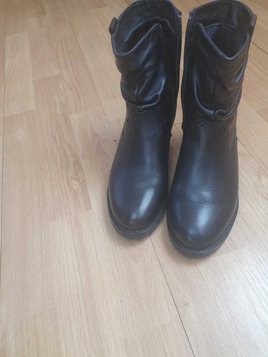 Vand cisme dama negre,din piele