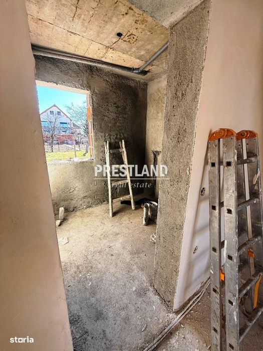 Casă pretabilă pentru 2 familii cu teren 434 mp.