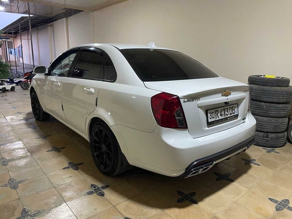 Chevrolet Lacetti 1.8 Avtomat 2009 yil (Legenda ajoyib holatida)