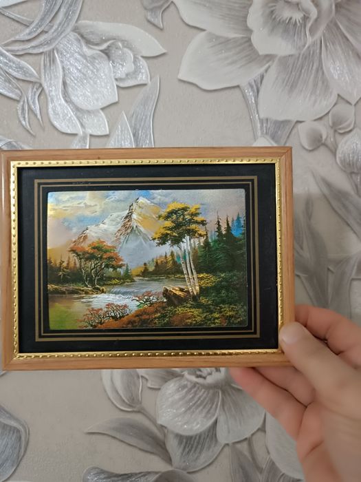 Картины для интерьера б/у.