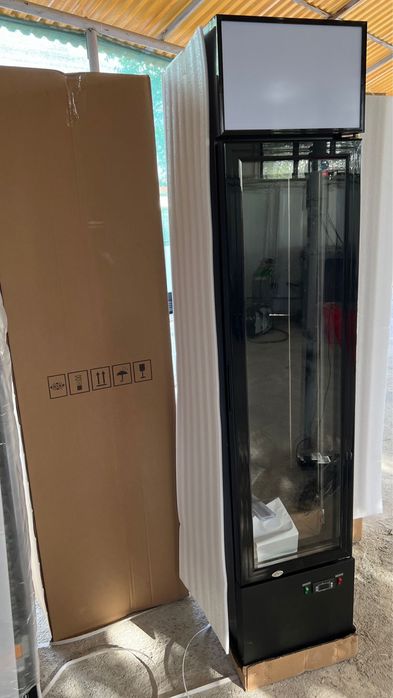 Vitrina frigorifica slim cu racire ventilata