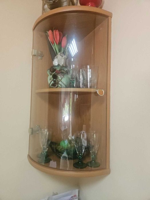 продавам кухня, долни и  горни шкафове
