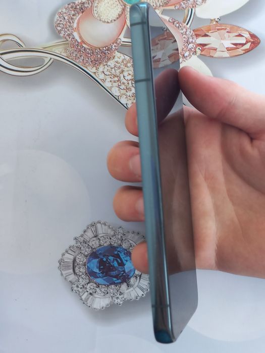 Samsung Galaxy S22 sotiladi srochna