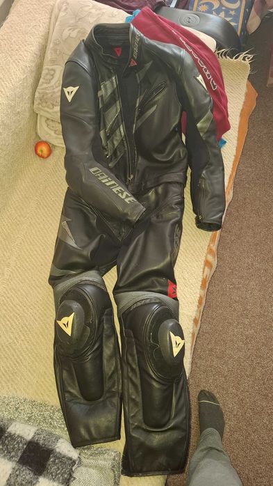 Combinezon Dainese din 2 bucati marimea 54