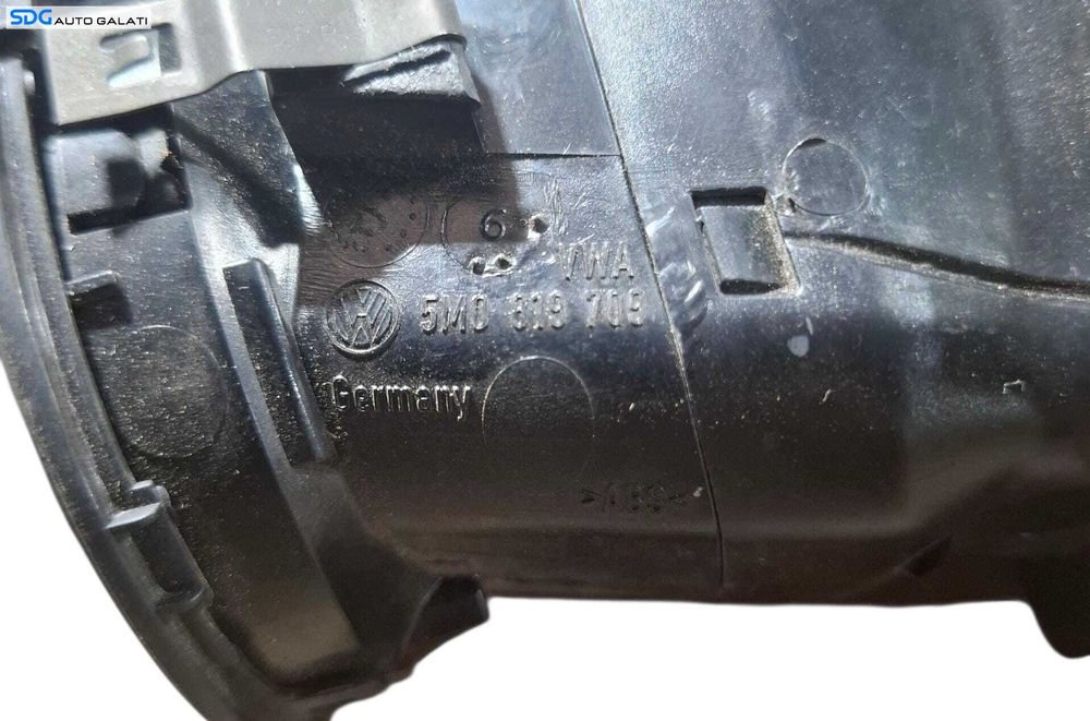 Grila Gura Grila Aer Ventilatie Aerisire Bord Stanga Volkswagen Golf 5 Plus 2004 - 2008 Cod 5M0819729 [L6403]