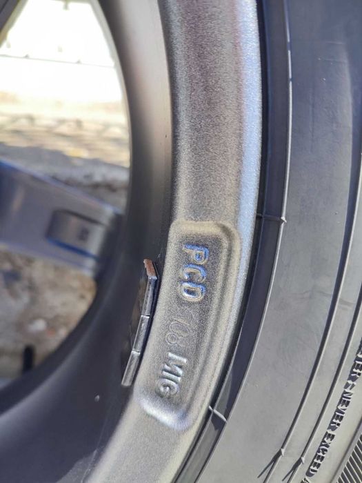 276 - 4бр. Алуминиеви джанти 17'' 5x108 с гуми 215/65R17 Opel