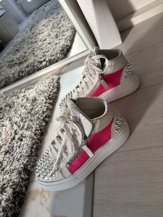 Adidași Atelierul lui Sârbu