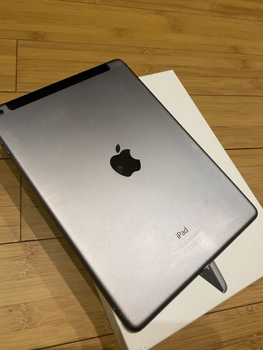 Продам  iPAD Air