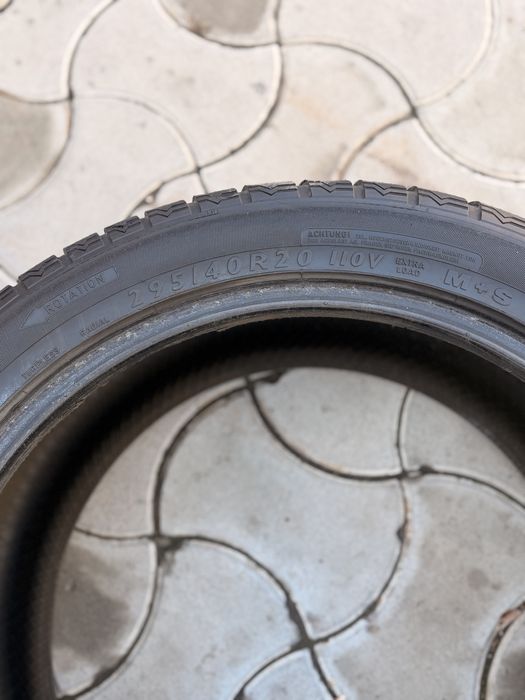 Зимный 295/40/20