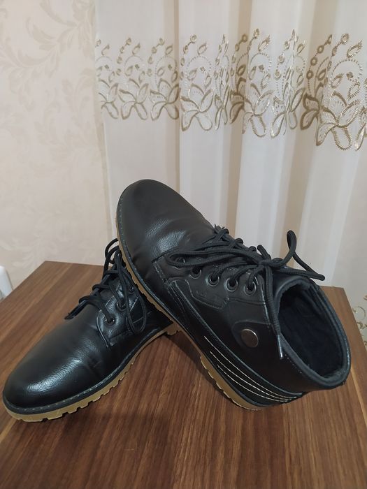 Продам женские ботиночки