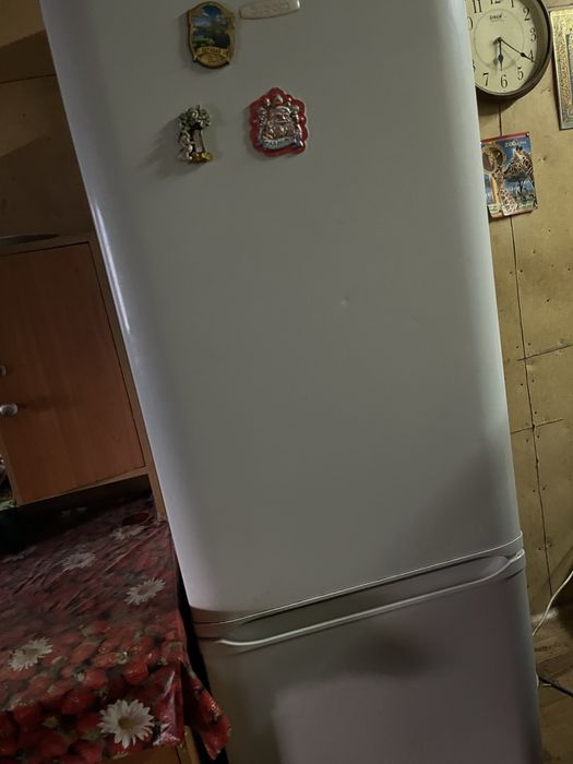 Продам холодильник