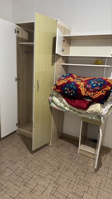 Шкаф с компьютерным столиком