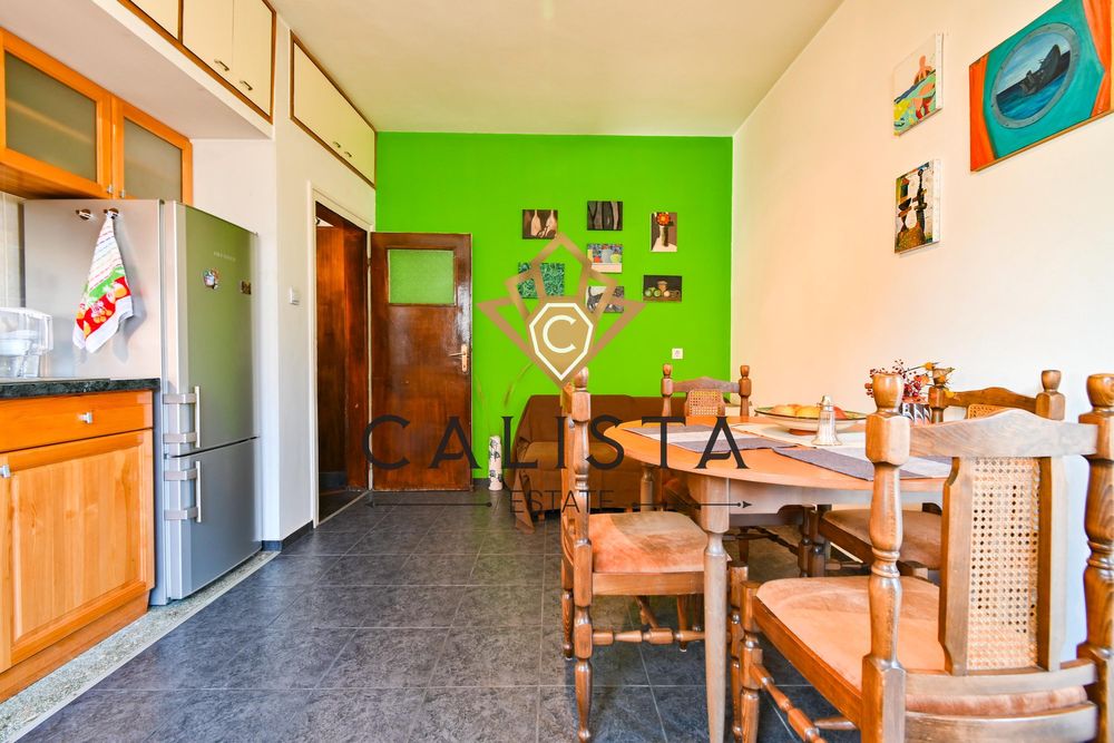 Дава се под наем Тристаен апартамент в София, Център - 135 кв.м за 1099 € - Снимка #4