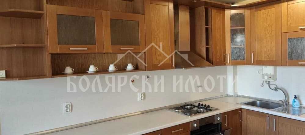 Дава се под наем Двустаен апартамент в Велико Търново, Център - 68 кв.м за 348.84 € - Снимка #1