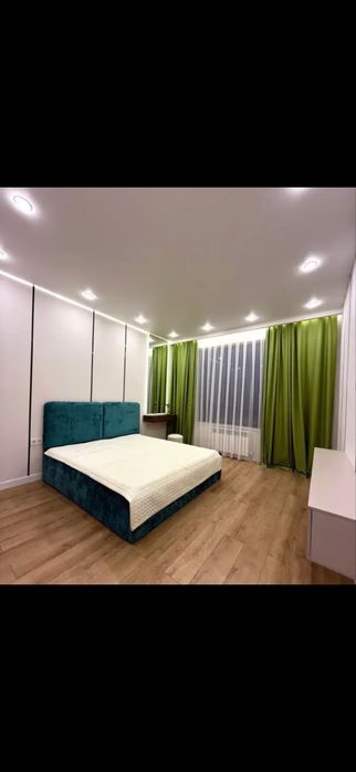 Кровать с матрасом 180x200 + топпер