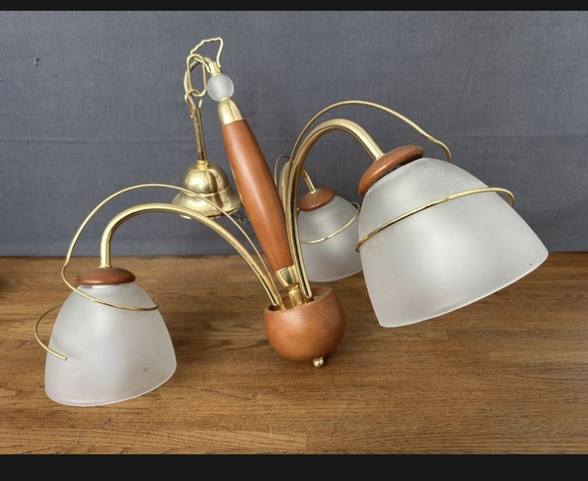 Продам люстры производство Италия