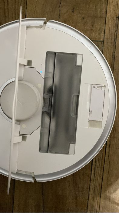 Продам робот пылесос Roborock 5S max
