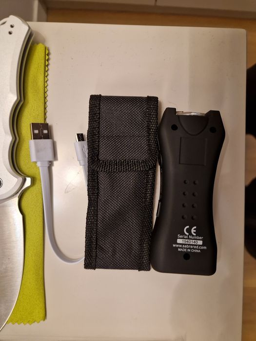 Нов нож Praxis Nitro-V  и два електрошока Sabre